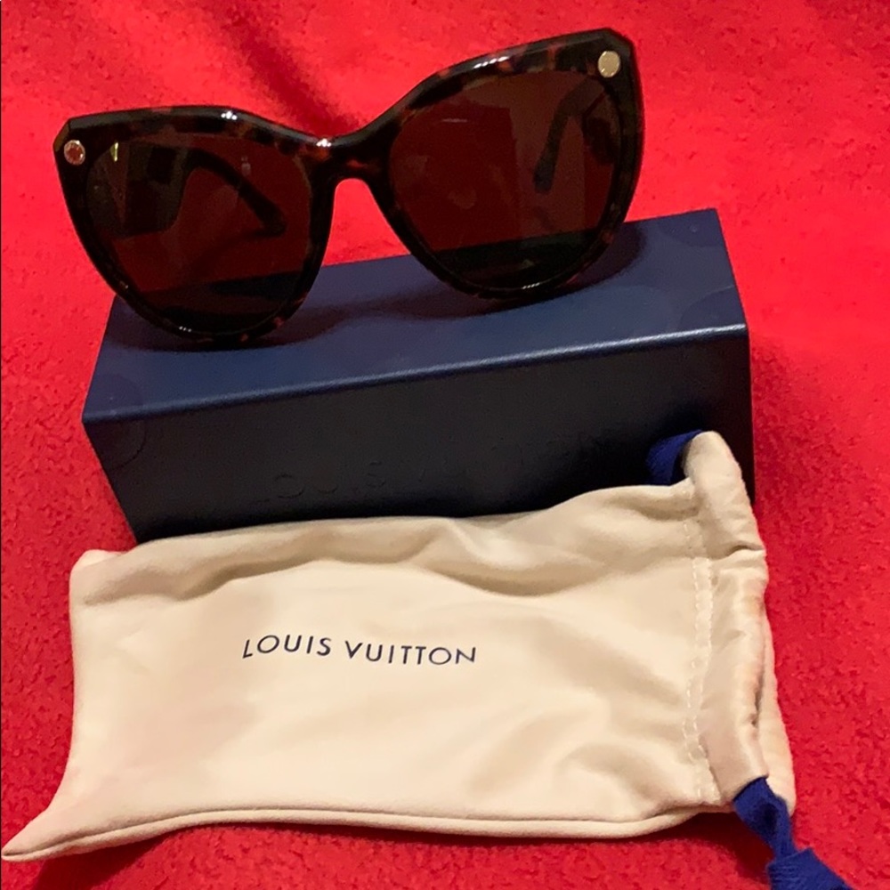 Louis Vuitton sun glass